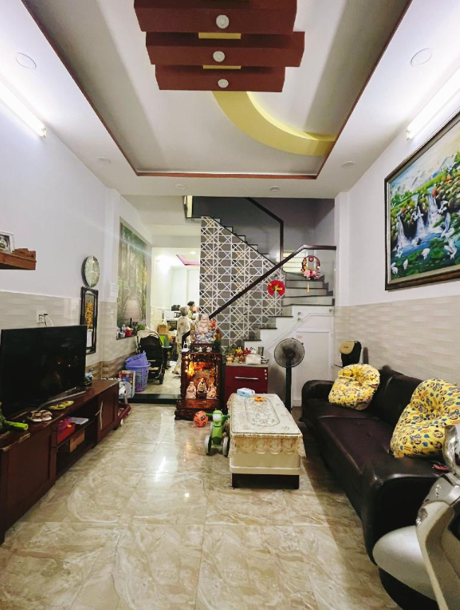 Bán nhà  Đường Lê Trọng Tấn – 42m2 – 3 tầng – hẻm 5m thông.